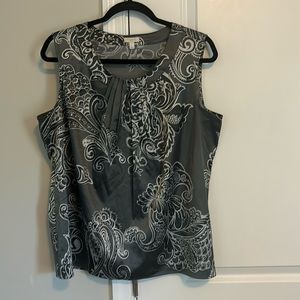 Talbots women’s sleeveless blouse size large.